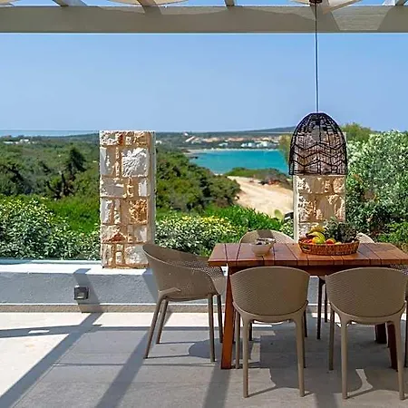 فندق Ambassador Luxury باروس